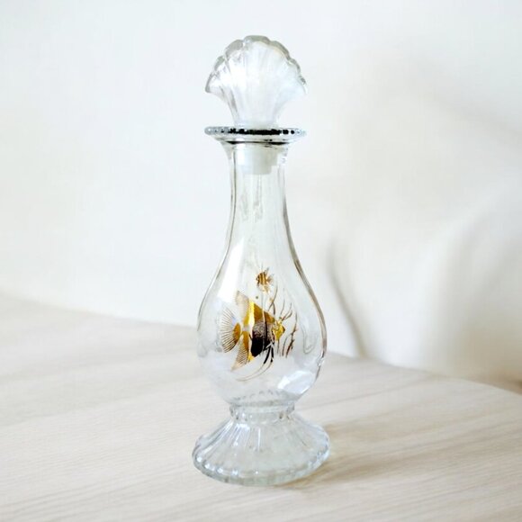 Collectible Vintage Avon Clear Glass Bottle Decanter Gold Angel Fish w/Stopper - Picture 1 of 5
